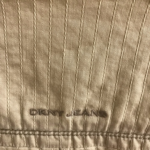 DKNY - Picture 5 of 5